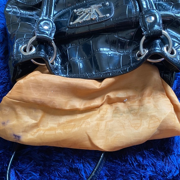 Kathy Van Zeeland black vinyl logo satchel bag. - Picture 12 of 16